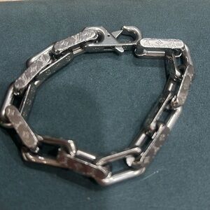 Louis Vuitton Chain Bracelet
Engraved Monogram Silver
